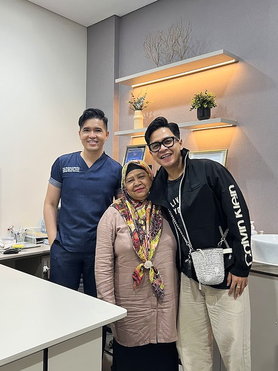 Hj. Wawang YuwangsyahLihat Pengalaman Mereka